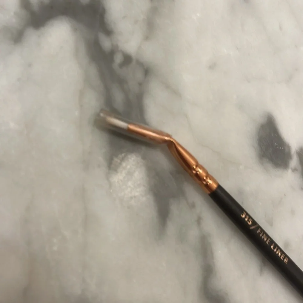 Zoeva 315 Fine Liner Brush - Black and Rose Gold